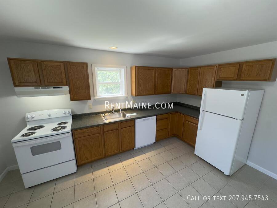 Apartment for rent at 1835 Hammond St #1, Bangor, ME 04401
