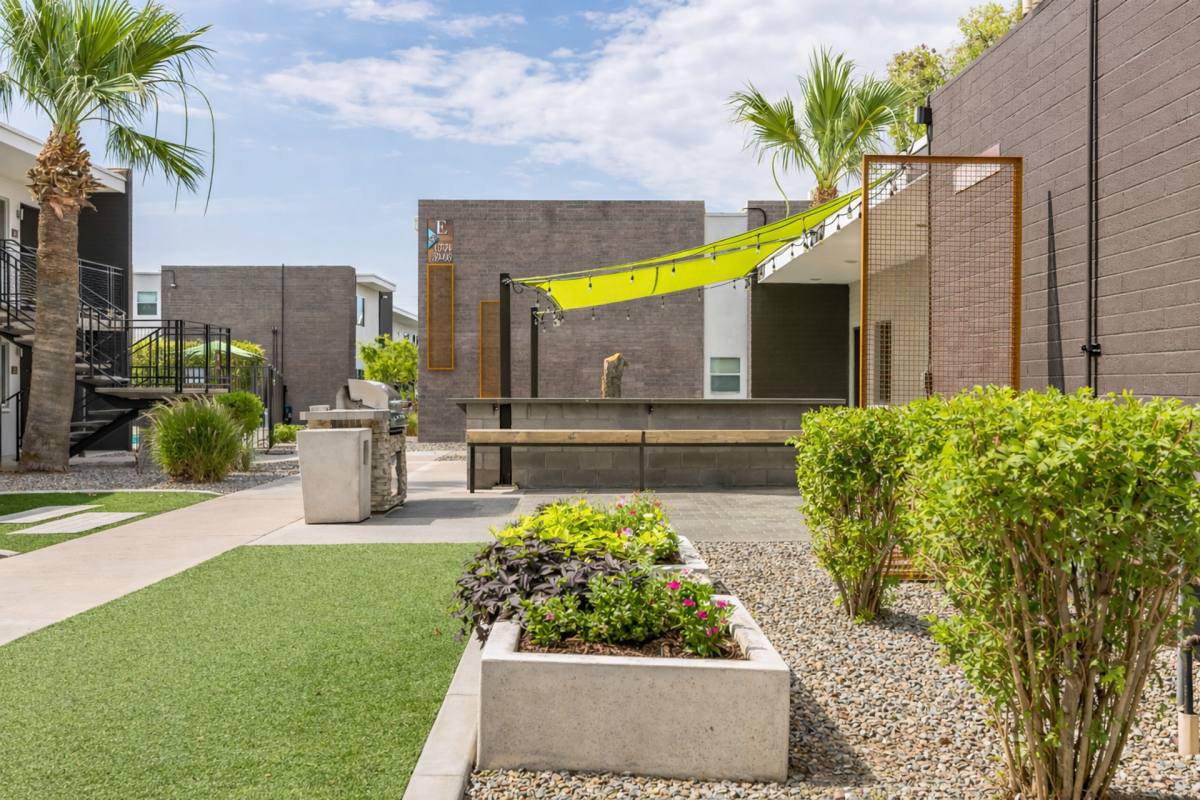 Apartment for rent at 1220 N 44th St, Phoenix, AZ 85008
