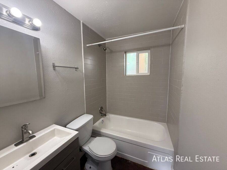 Apartment for rent at 4310 N 14th St, Phoenix, AZ 85014