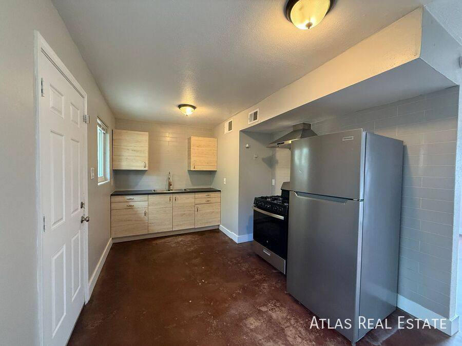 Apartment for rent at 4310 N 14th St, Phoenix, AZ 85014