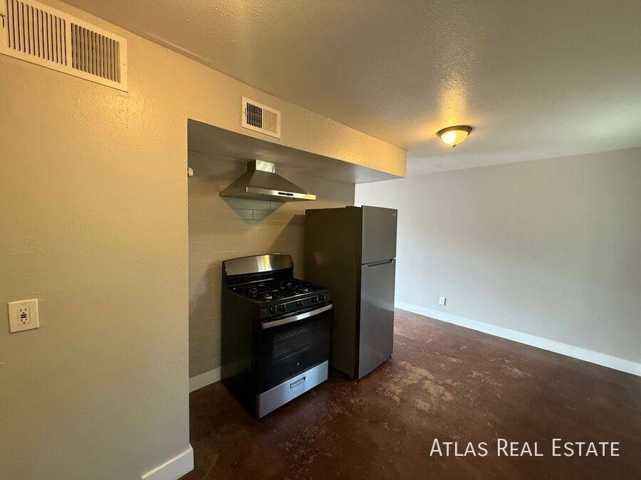 Apartment for rent at 4310 N 14th St, Phoenix, AZ 85014