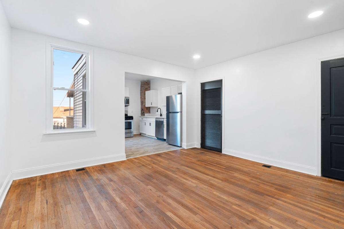 Townhouse for rent at 605 E 19th Ave, Homestead, PA 15120