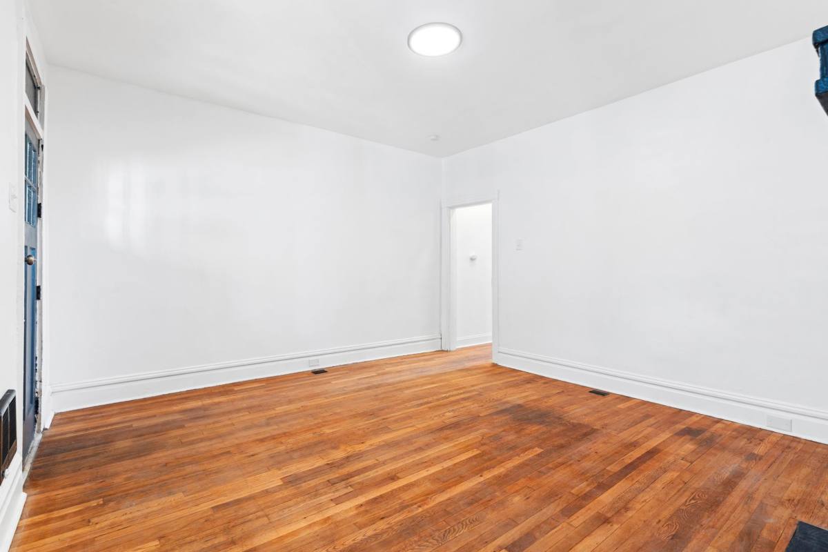 Townhouse for rent at 605 E 19th Ave, Homestead, PA 15120