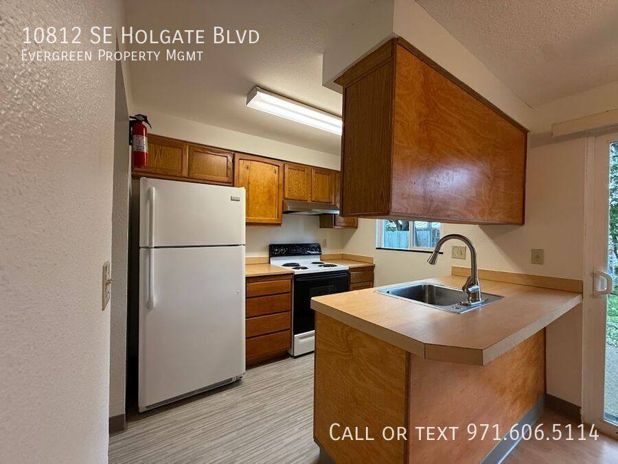 Apartment for rent at 10812 SE Holgate Blvd, Portland, OR 97266