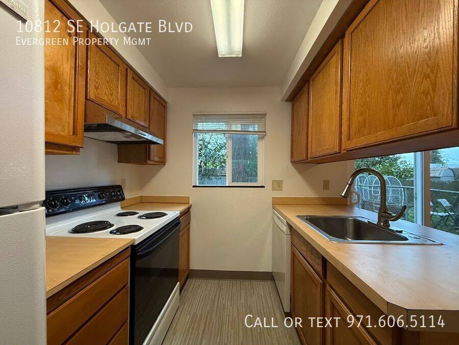 Apartment for rent at 10812 SE Holgate Blvd, Portland, OR 97266
