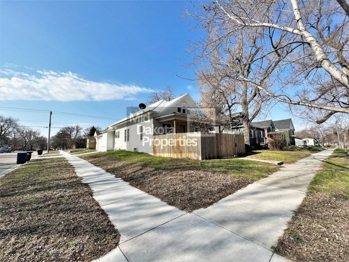 House for rent at 421 E 7th, Mitchell, SD 57301