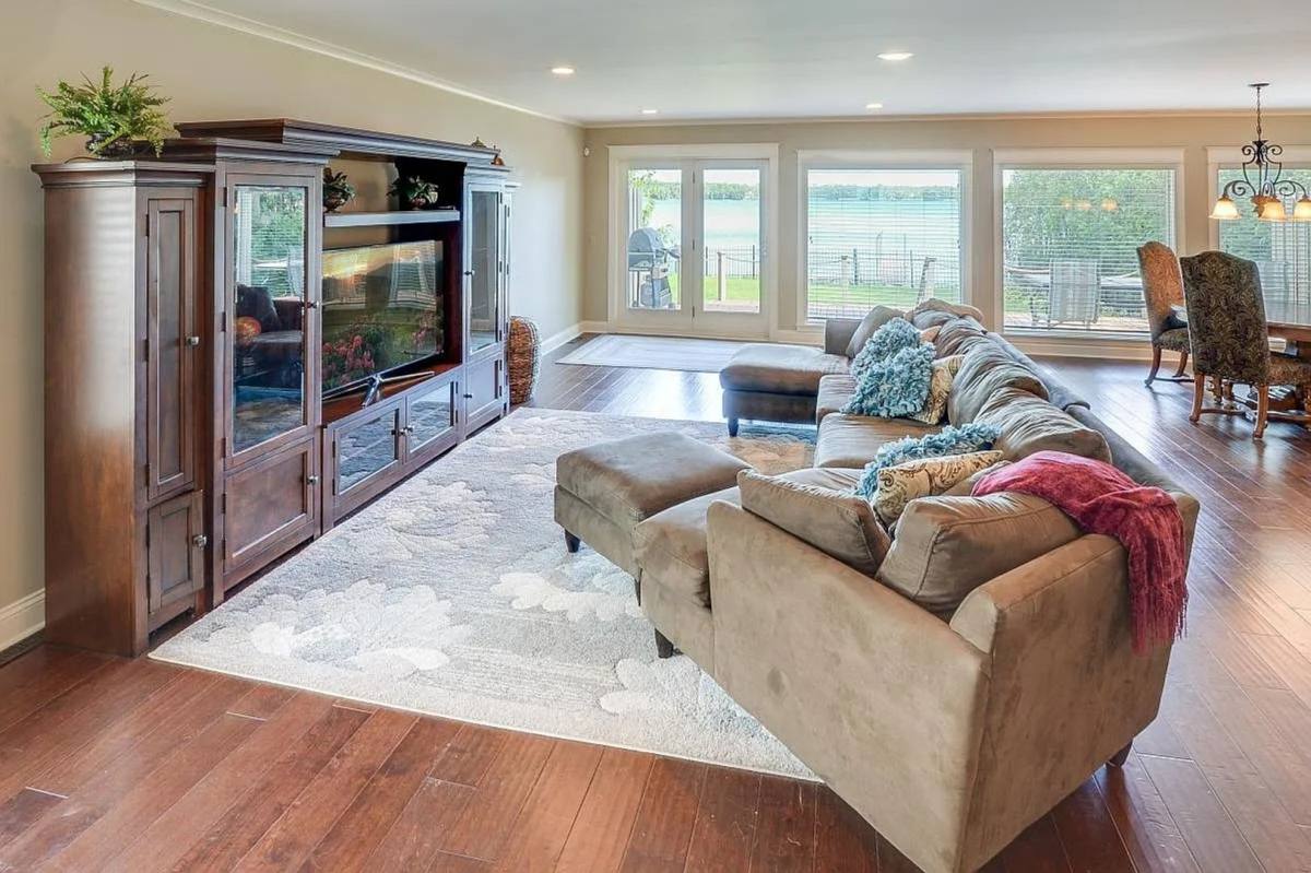 House for rent at 16926 Grays Bay Blvd, Wayzata, MN 55391