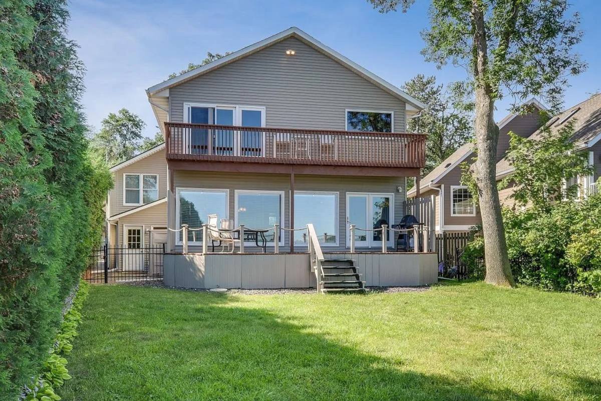 House for rent at 16926 Grays Bay Blvd, Wayzata, MN 55391