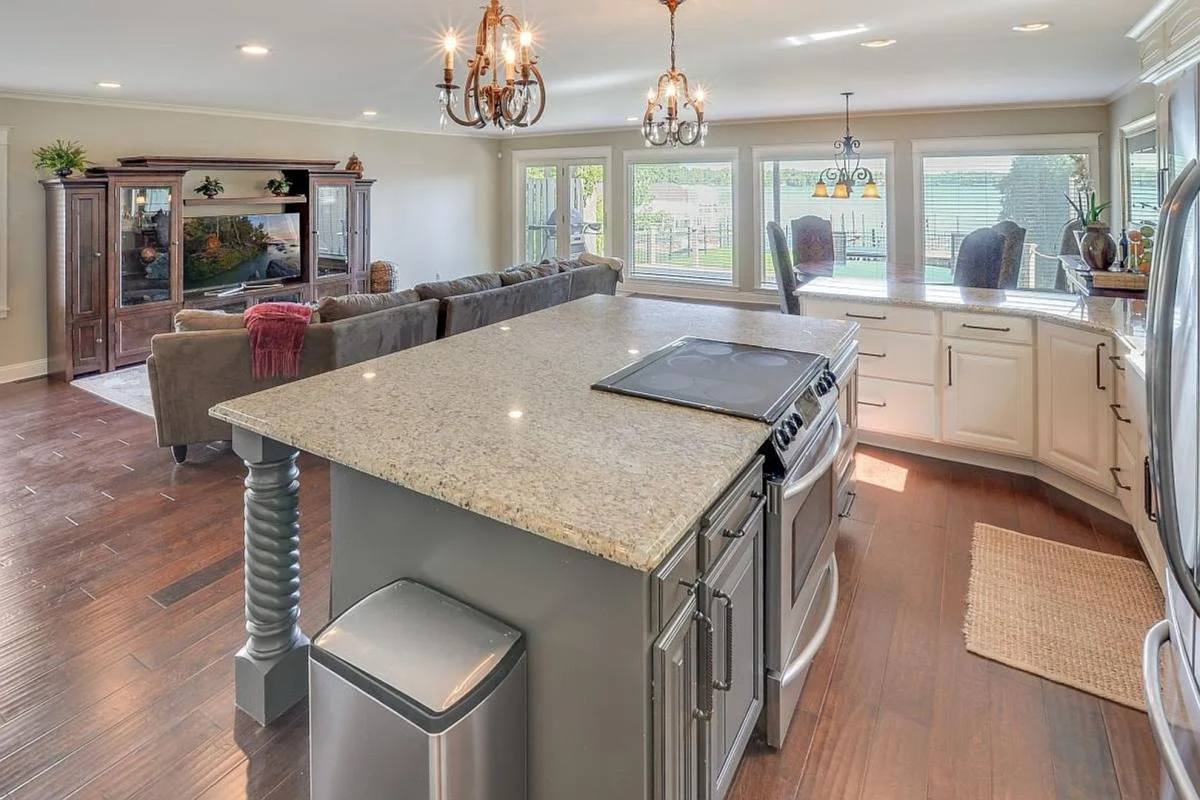 House for rent at 16926 Grays Bay Blvd, Wayzata, MN 55391