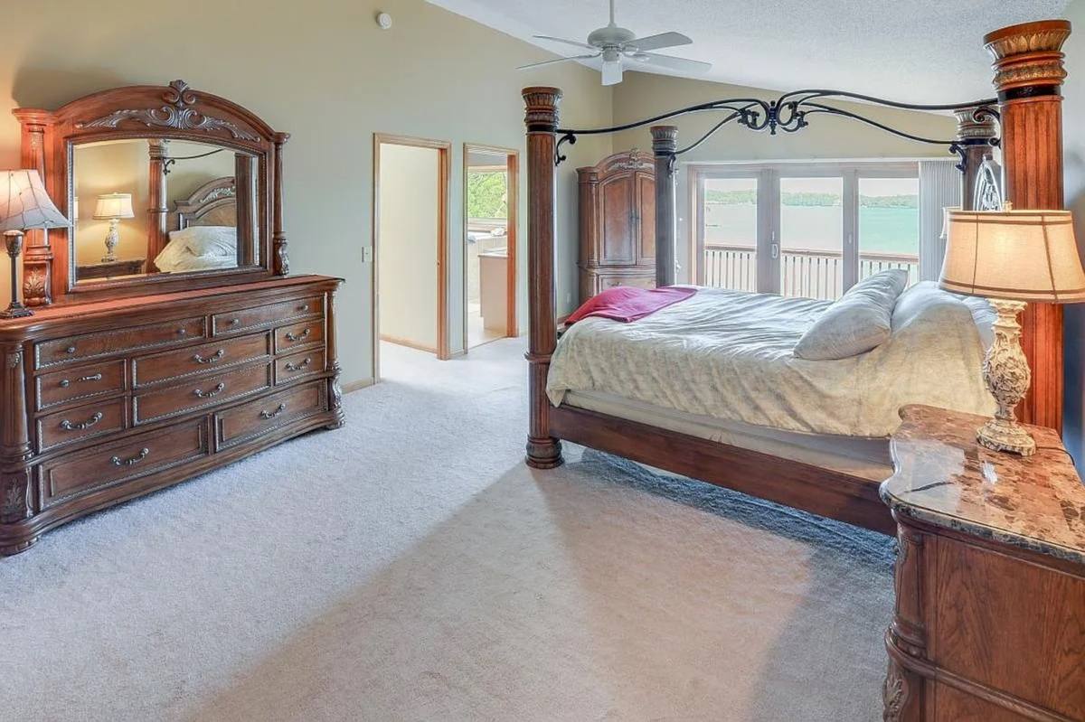 House for rent at 16926 Grays Bay Blvd, Wayzata, MN 55391