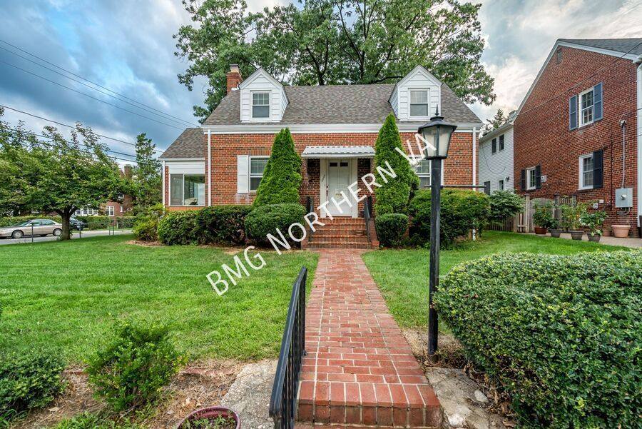 House for rent at 2300 Buchanan St N, Arlington, VA 22207