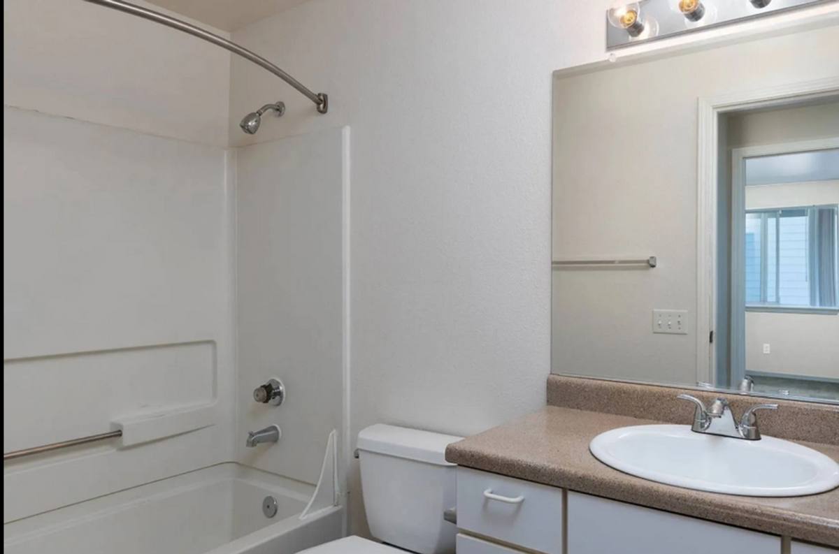 Willow Creek, 3624 SE Westview Ave, Portland, OR 97267 - Apartment for Rent - Image 7