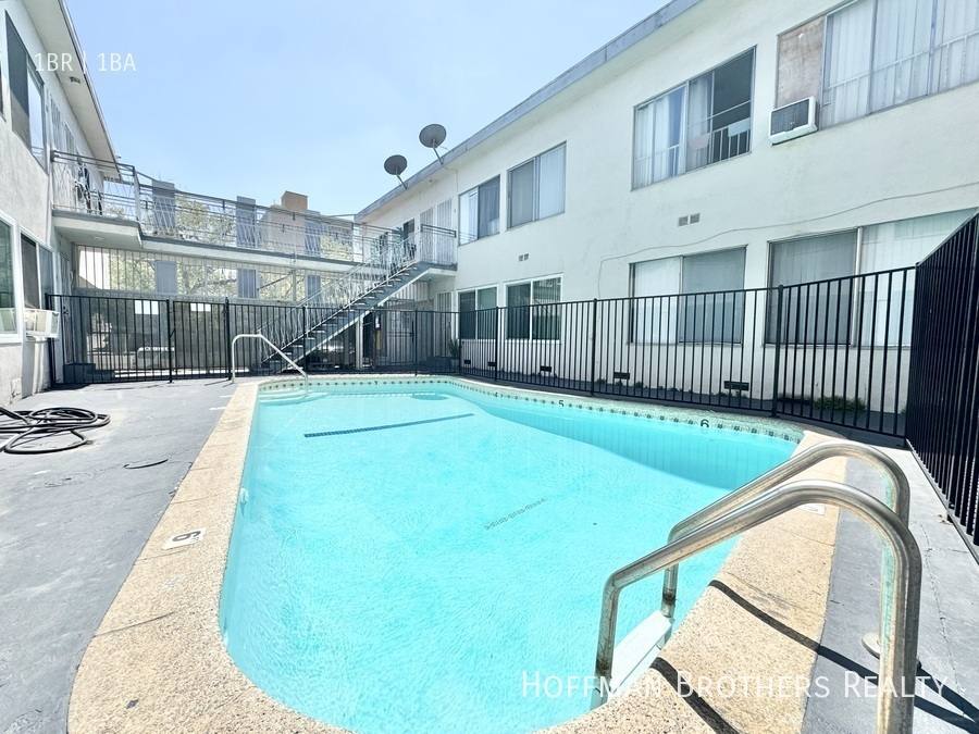 Apartment for rent at 209 S Rampart Blvd #2, Los Angeles, CA 90057