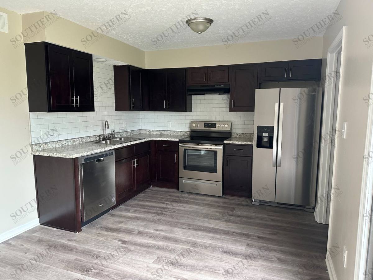 Apartment for rent at 142 Westwood Circle, Bowling Green, KY 42101