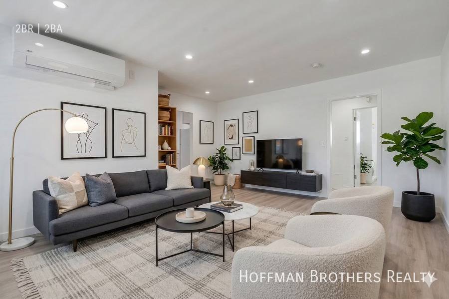 Apartment for rent at 1827 N Van Ness Ave #6, Los Angeles, CA 90028