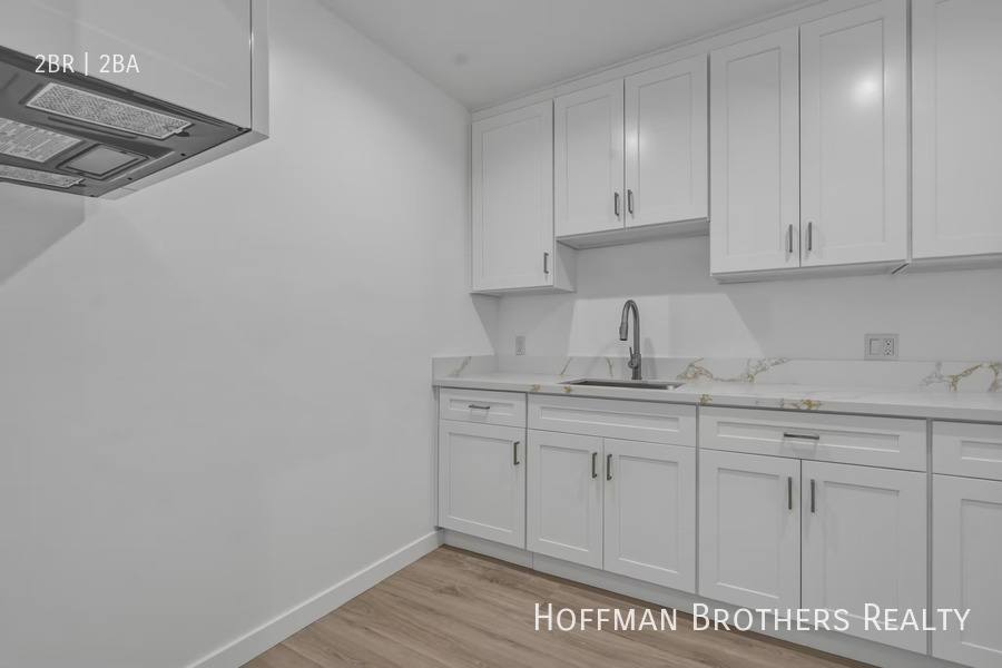 Apartment for rent at 1827 N Van Ness Ave #6, Los Angeles, CA 90028