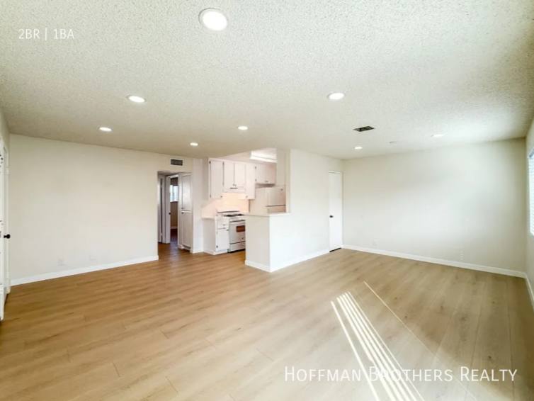 Apartment for rent at 14801 Delano St #6, Van Nuys, CA 91411