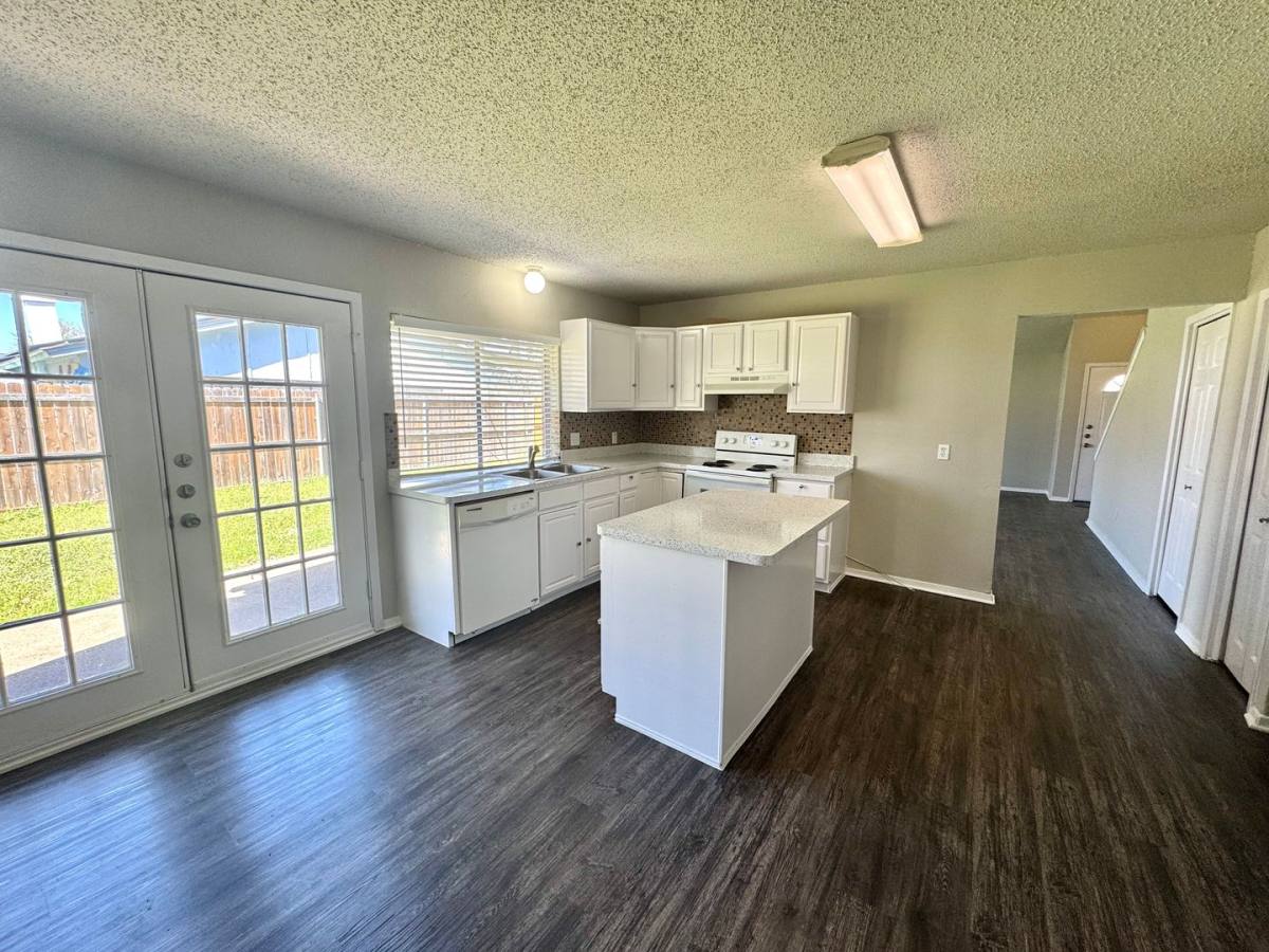House for rent at 2508 S Center, Arlington, TX 76014