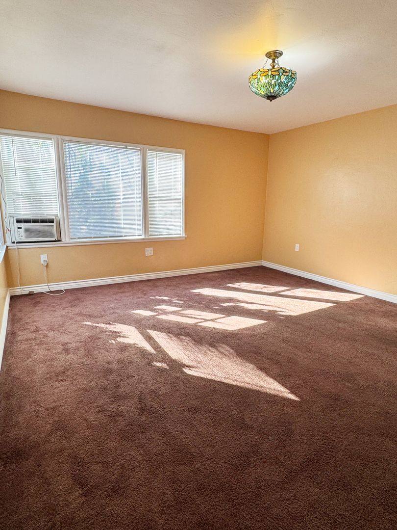 Apartment for rent at 2444 Pacific Ave, Long Beach, CA 90806