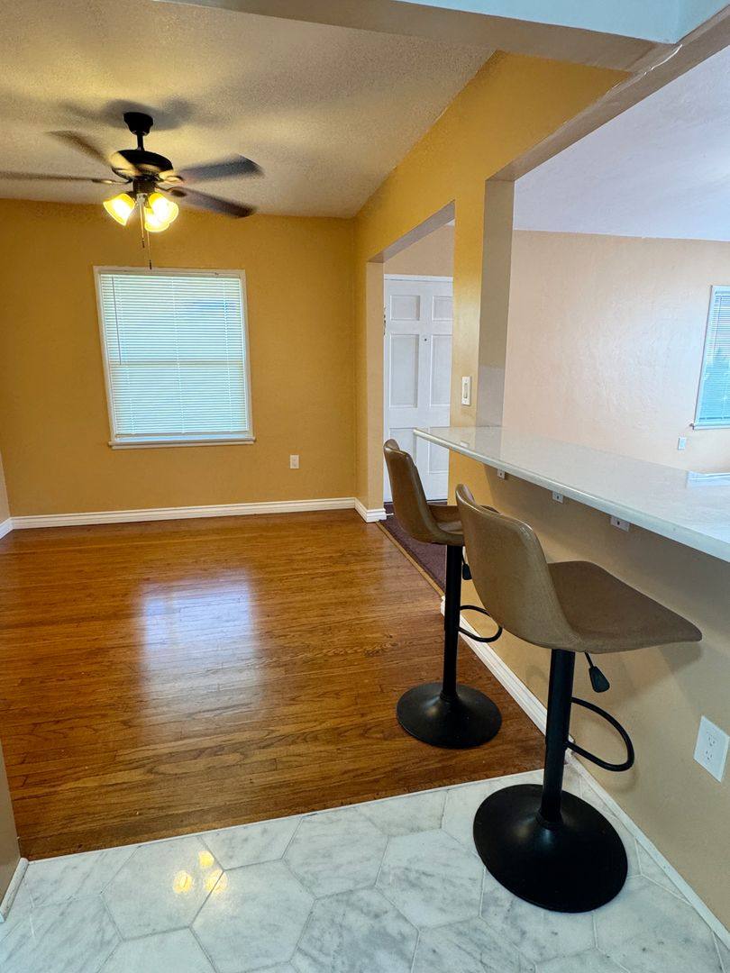 Apartment for rent at 2444 Pacific Ave, Long Beach, CA 90806