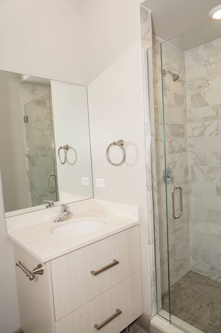 Apartment for rent at 6138 S University, Chicago, IL 60637