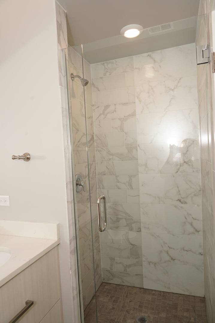 Apartment for rent at 6138 S University, Chicago, IL 60637