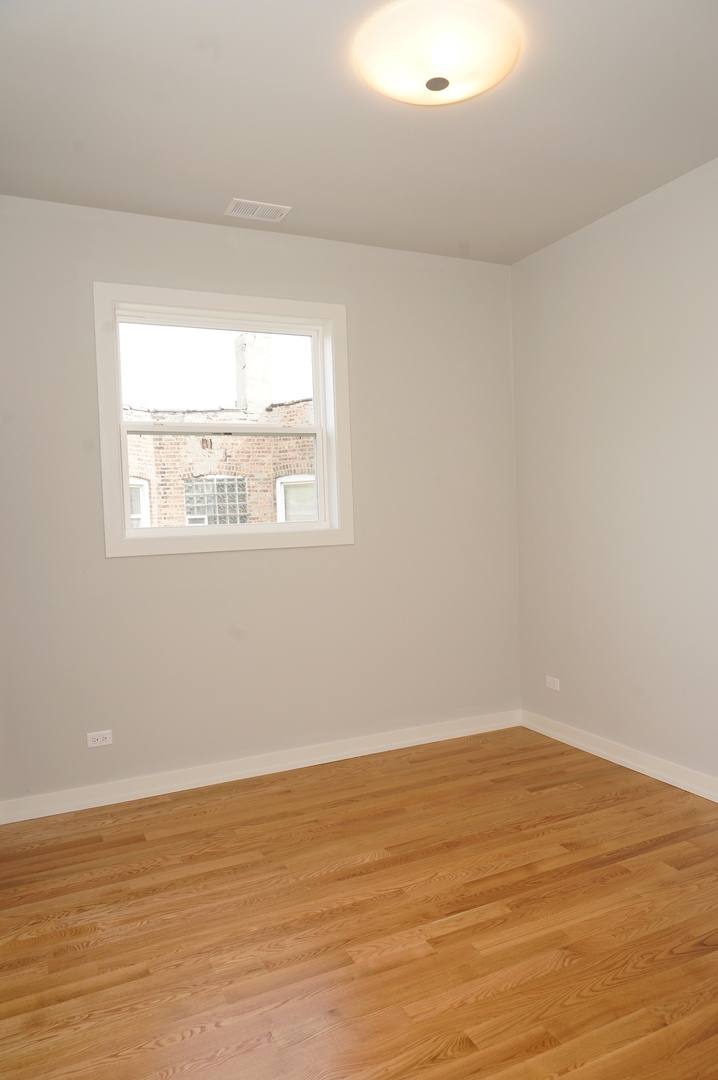 Apartment for rent at 6138 S University, Chicago, IL 60637
