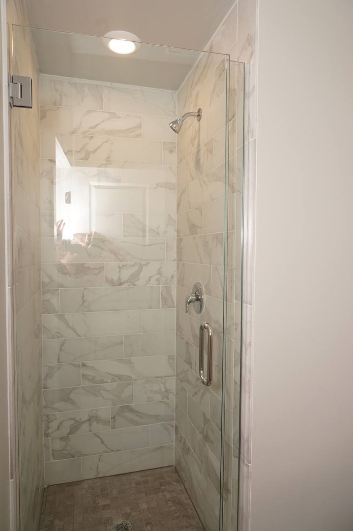 Apartment for rent at 6138 S University, Chicago, IL 60637