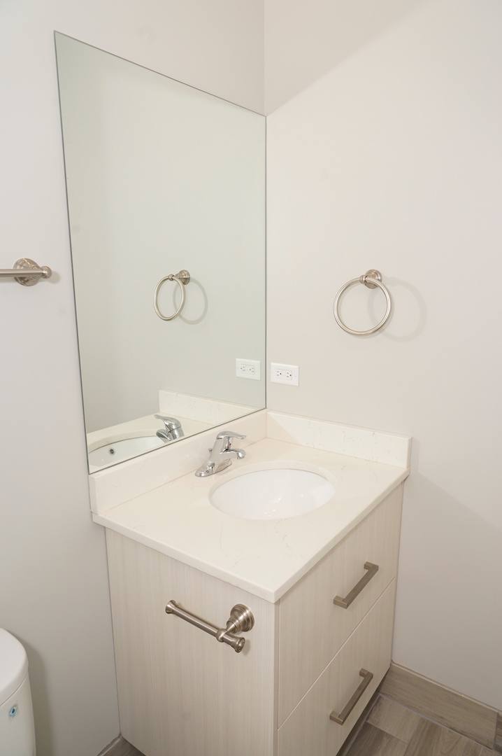 Apartment for rent at 6138 S University, Chicago, IL 60637