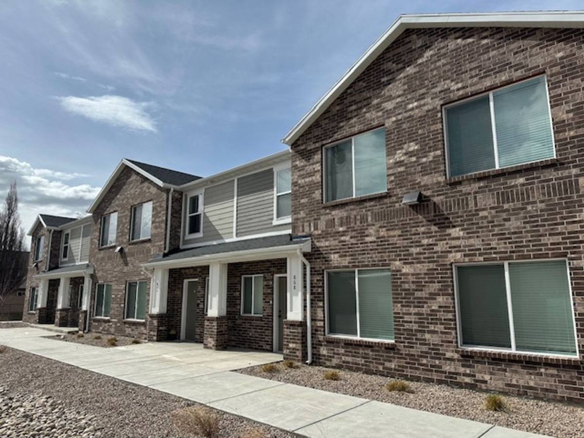 Townhouse for rent at 551 E 900 N, Ogden, UT 84404