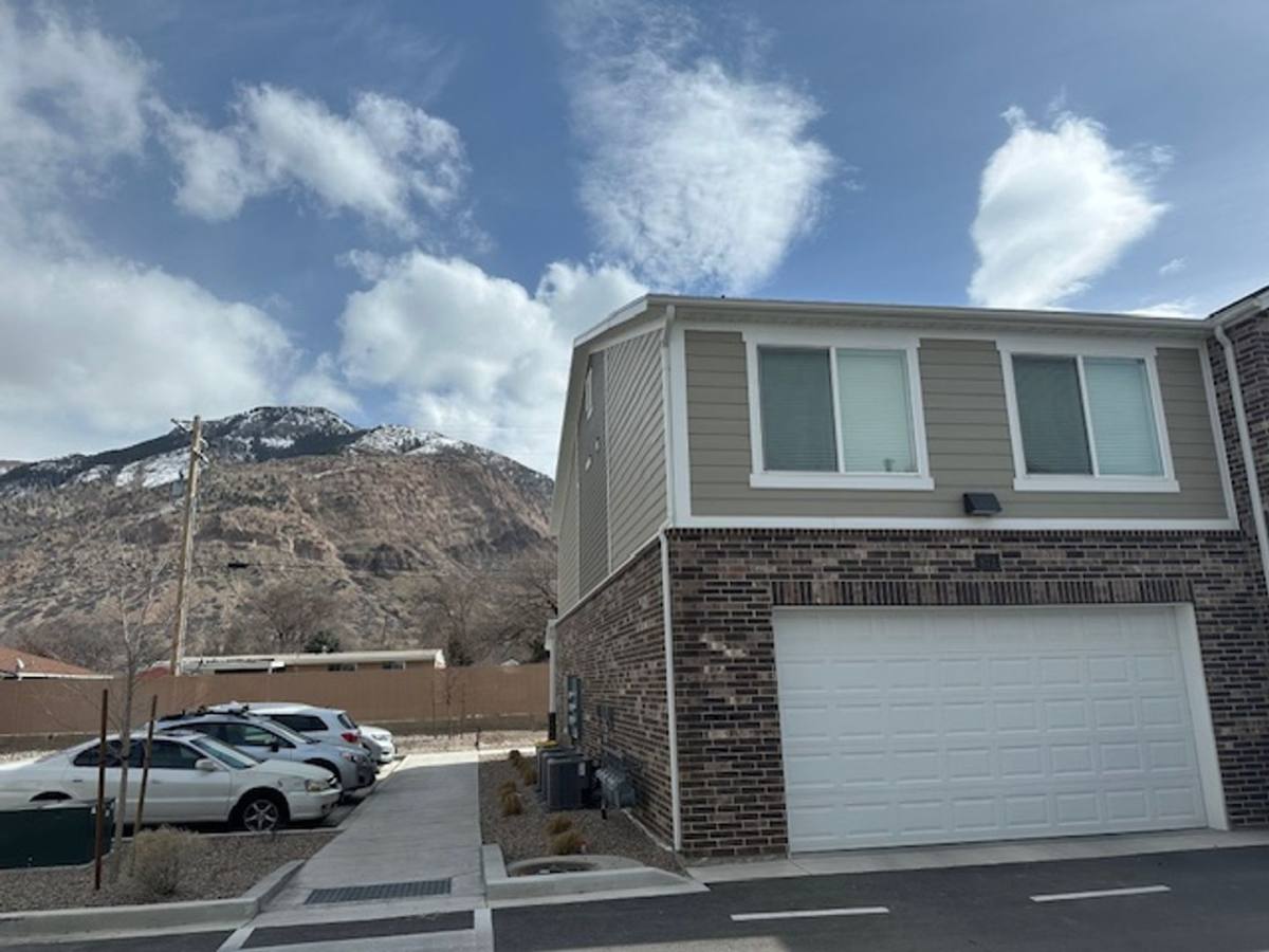 Townhouse for rent at 551 E 900 N, Ogden, UT 84404
