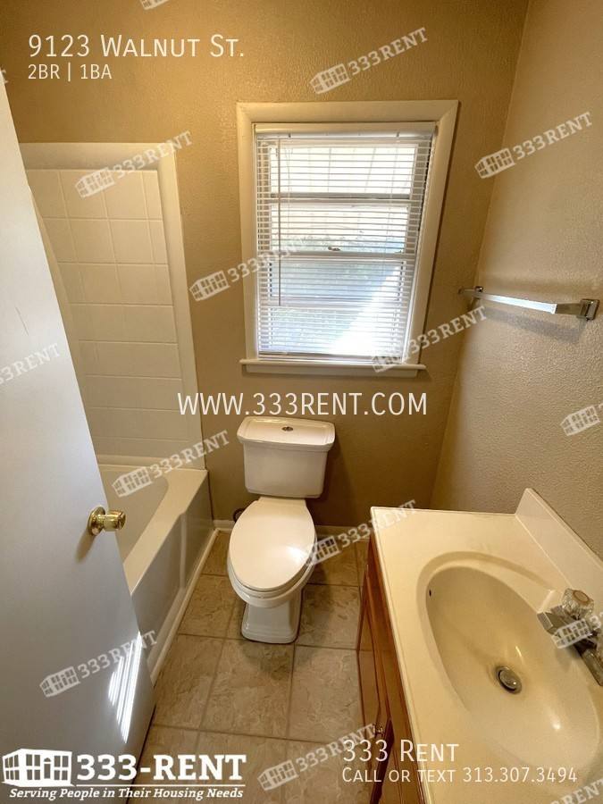 House for rent at 9123 Walnut St, Kansas City, MO 64114