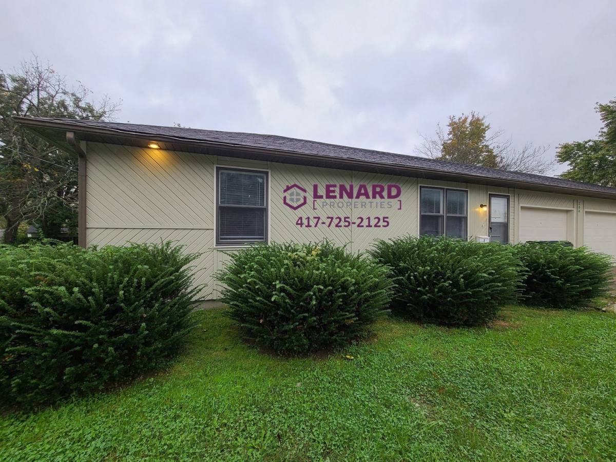 Apartment for rent at 204 E Division, Bolivar, MO 65613