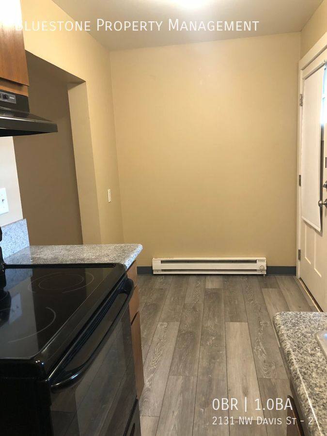 Apartment for rent at 2131 NW Davis St #2, Portland, OR 97210