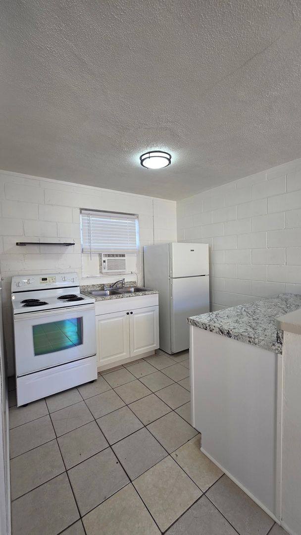 Apartment for rent at 319 Country Club Oval, Daytona Beach, FL 32114