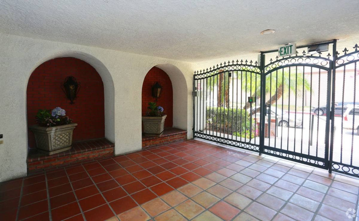 Apartment for rent at 20135 Keswick St, Winnetka, CA 91306