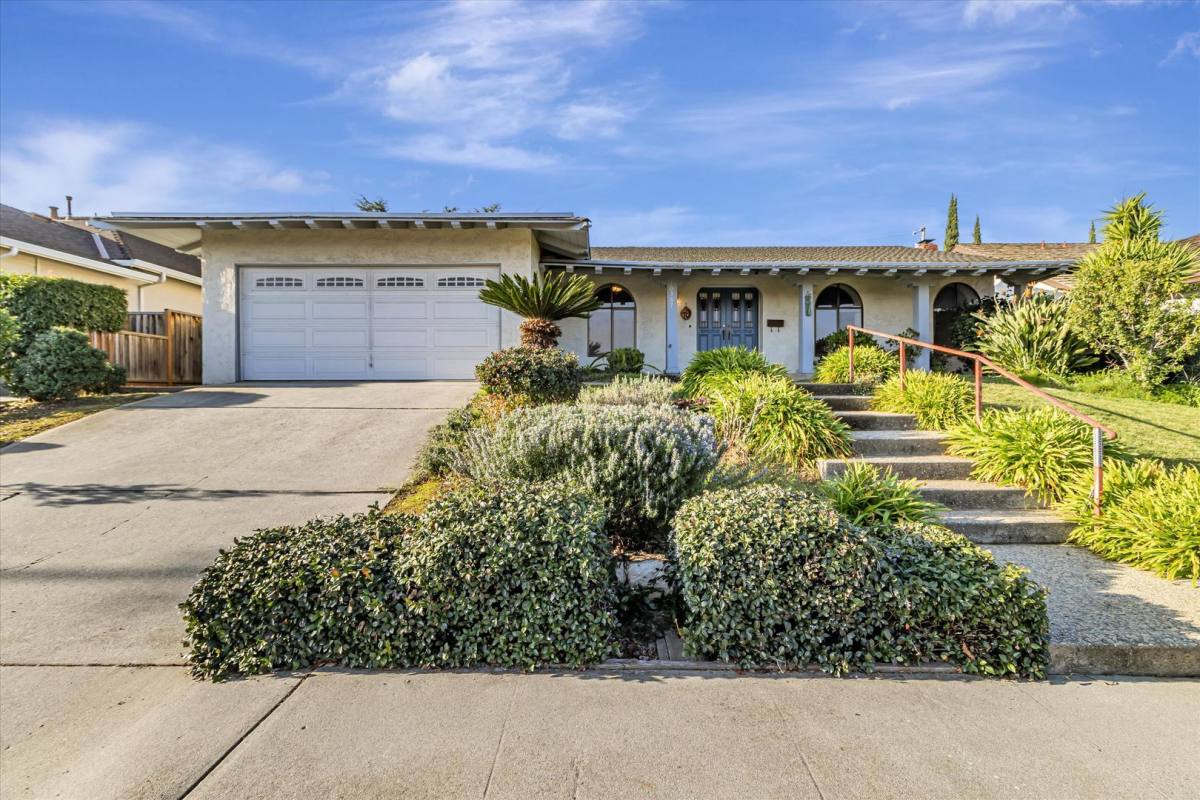 House for rent at 10367 Vista Knoll Blvd, Cupertino, CA 95014