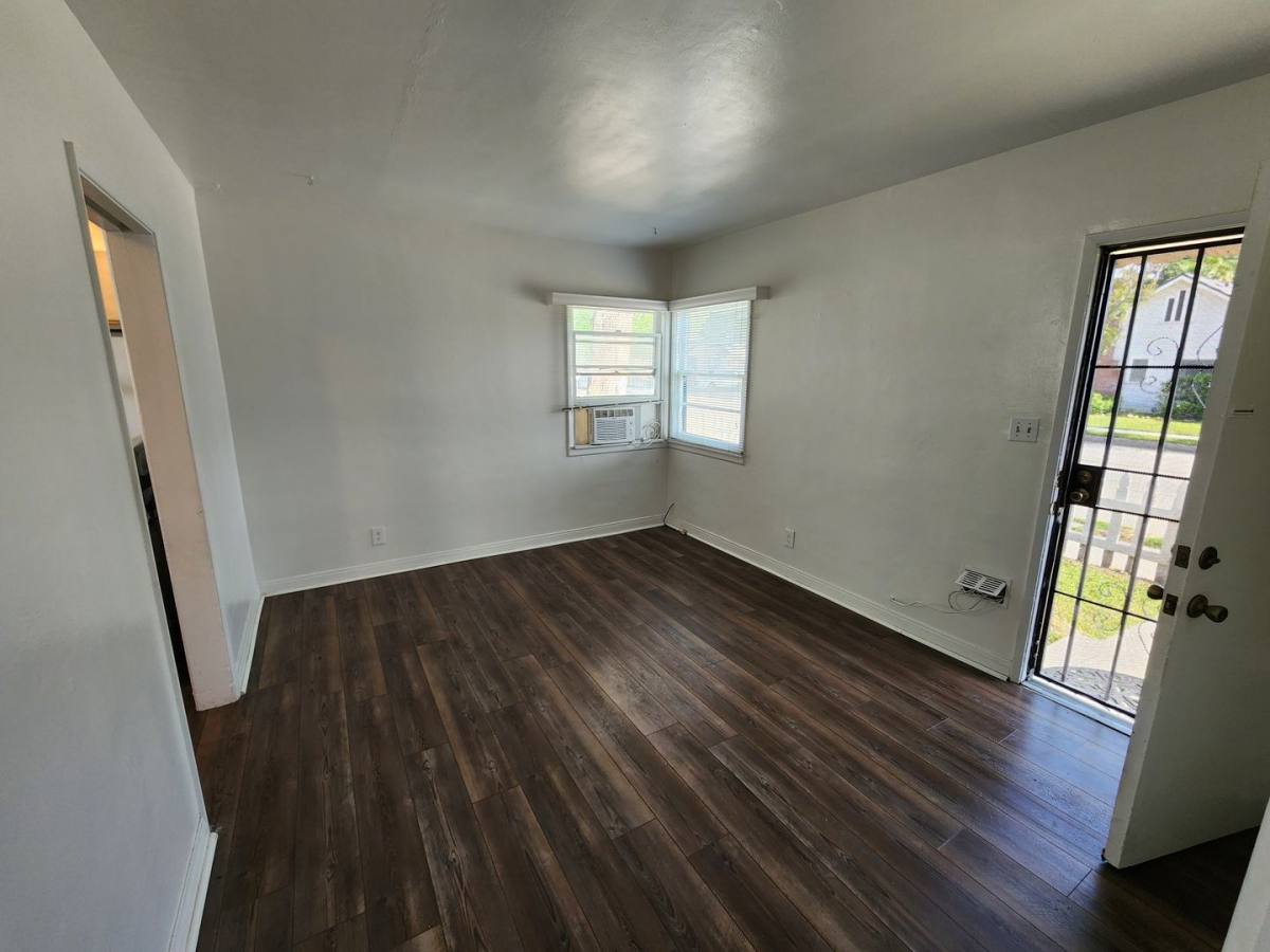 Apartment for rent at 260 W 18th St, San Bernardino, CA 92405