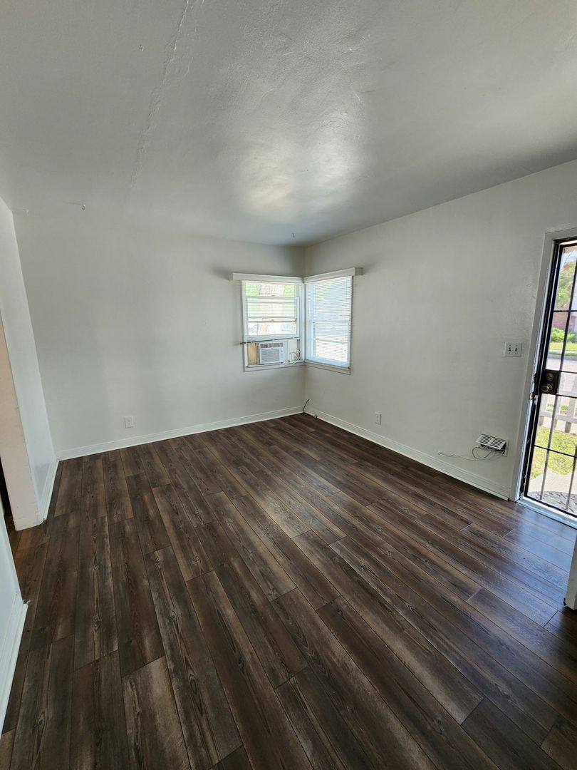 Apartment for rent at 260 W 18th St, San Bernardino, CA 92405