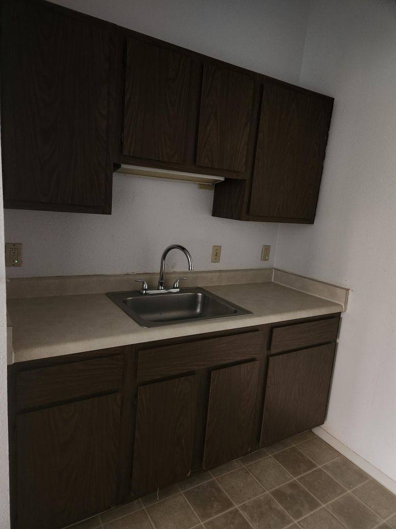 Apartment for rent at 211 S Smith St, Algona, IA 50511