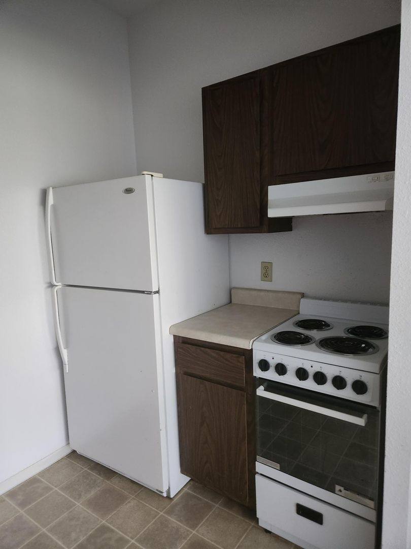 Apartment for rent at 211 S Smith St, Algona, IA 50511