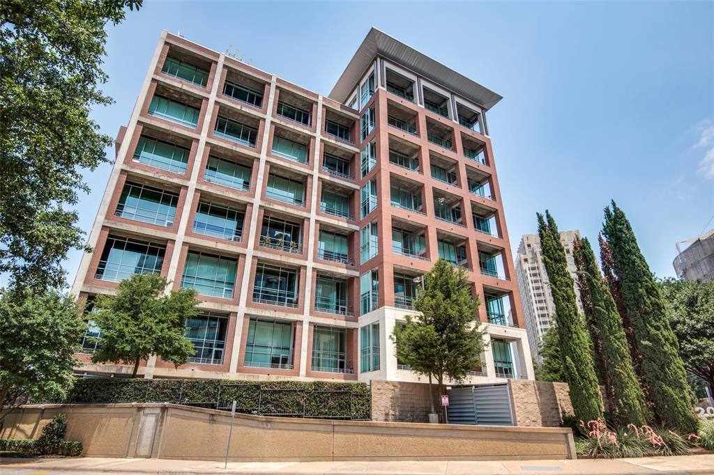 Apartment for rent at 2011 Cedar Springs #ID9908, Dallas, TX 75201