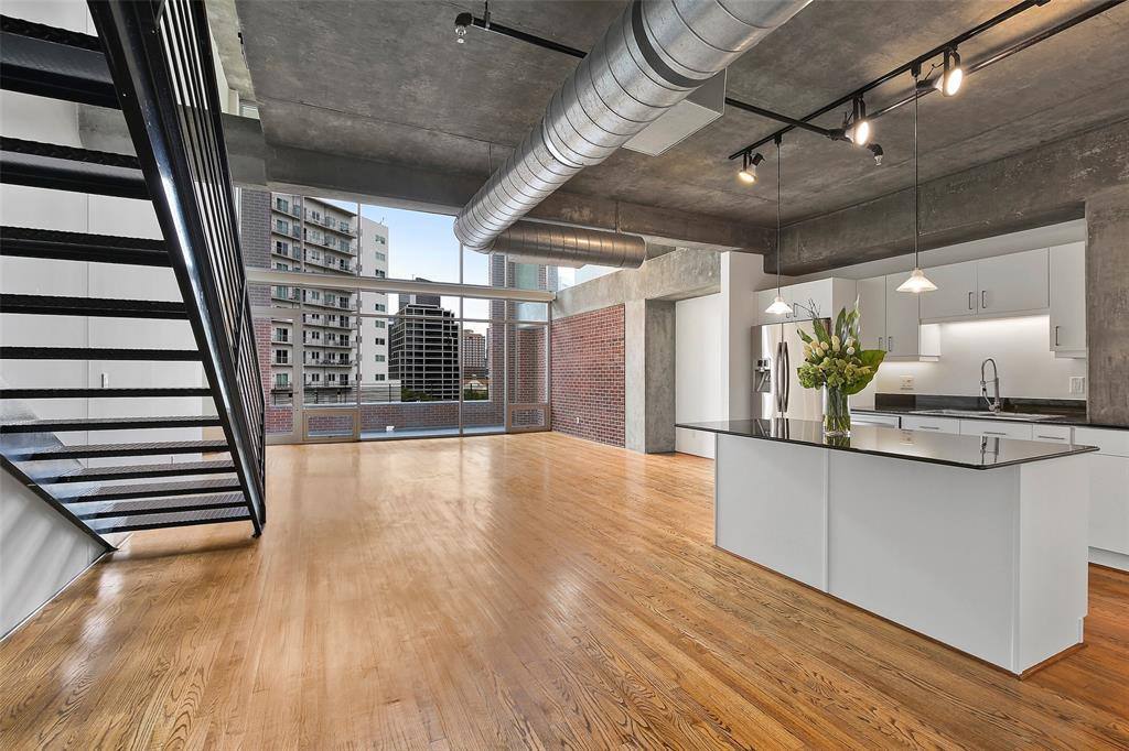 Apartment for rent at 2011 Cedar Springs #ID9908, Dallas, TX 75201