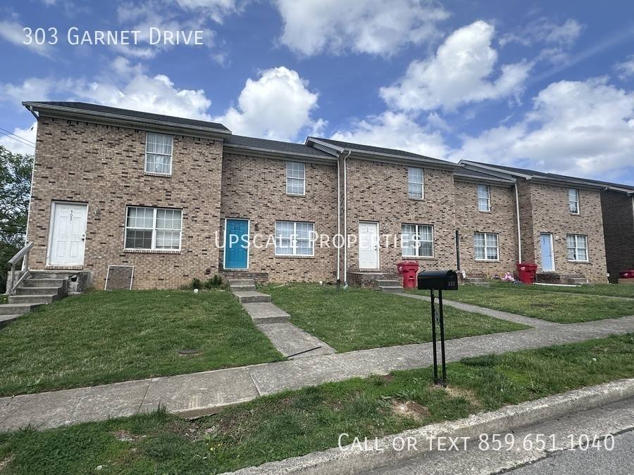 Townhouse for rent at 303 Garnet Dr, Nicholasville, KY 40356