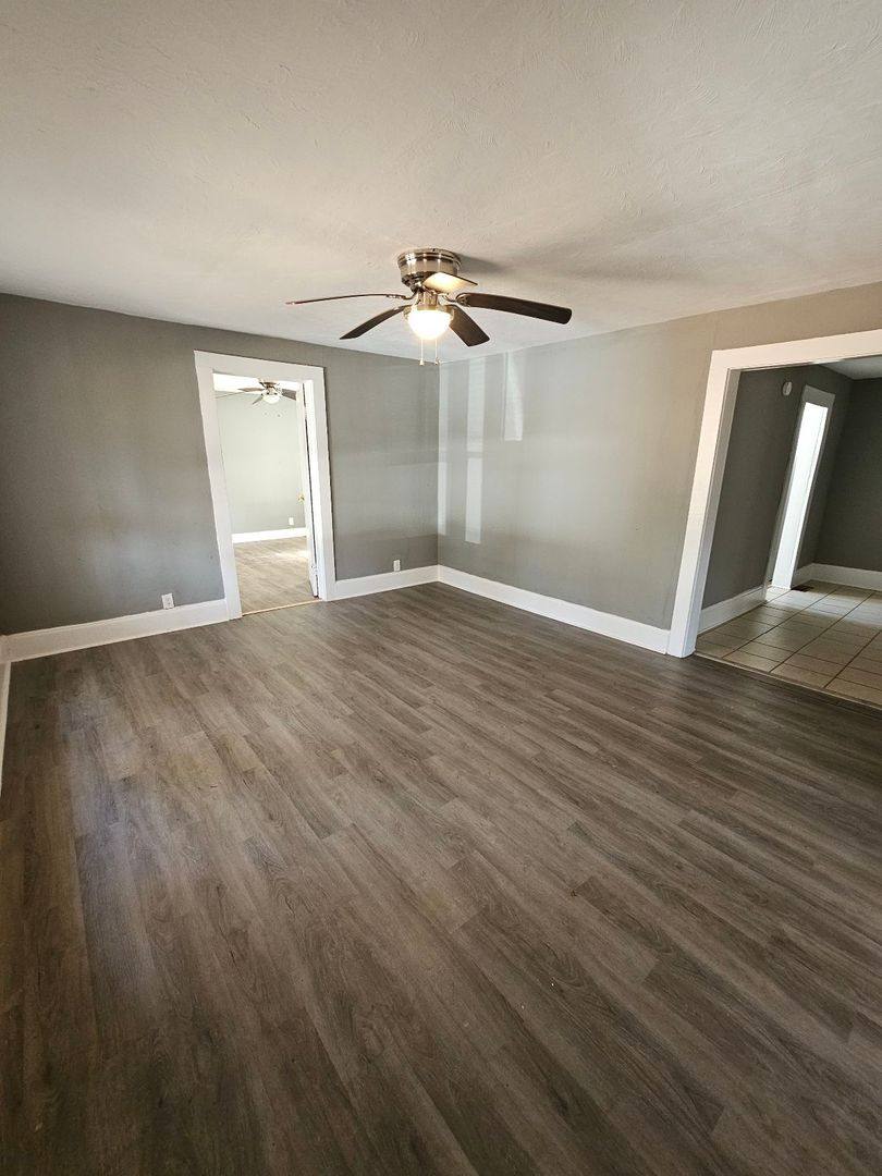 House for rent at 211 W Rasch Rd, Florence, AL 35633