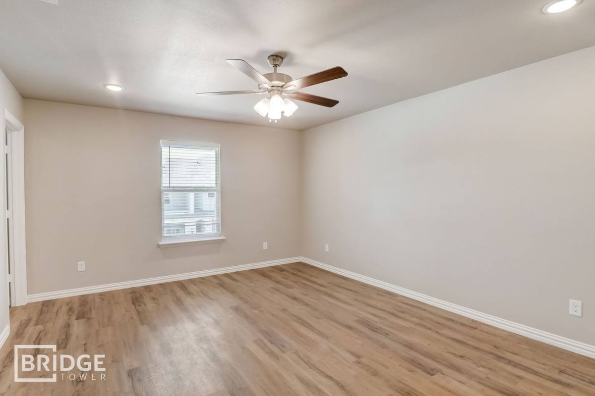 Townhouse for rent at 1016 E Golden Lane, Burleson, TX 76028