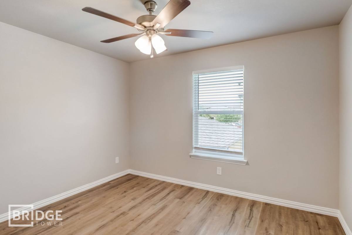 Townhouse for rent at 1016 E Golden Lane, Burleson, TX 76028