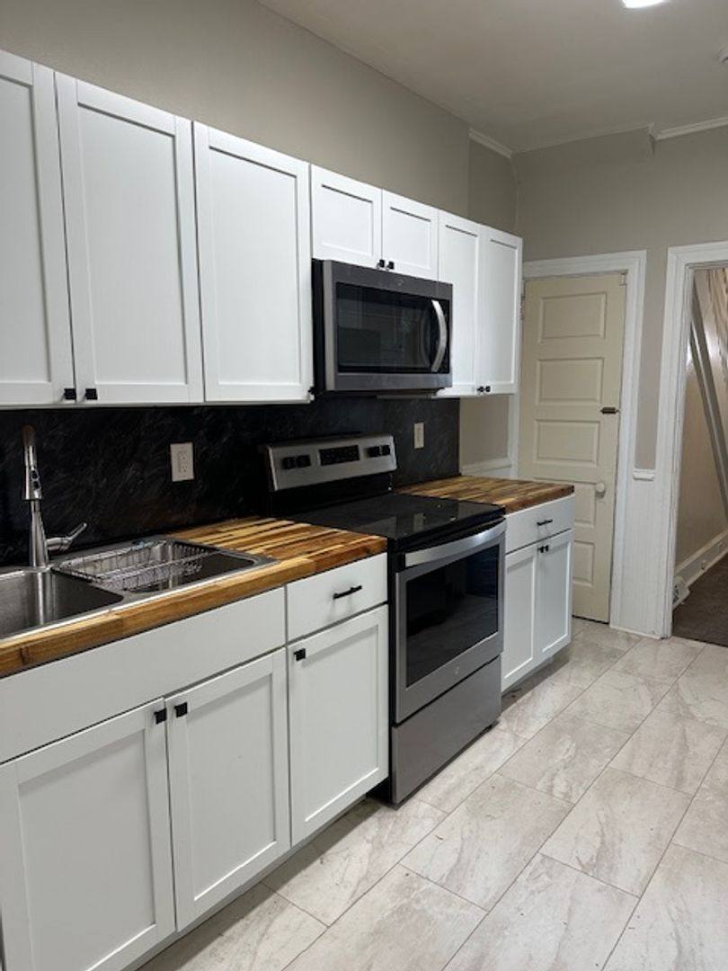 House for rent at 111 N 17th St, Harrisburg, PA 17103