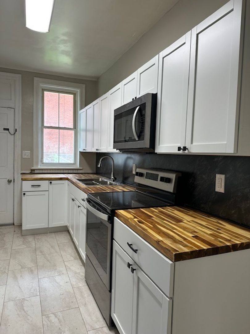House for rent at 111 N 17th St, Harrisburg, PA 17103