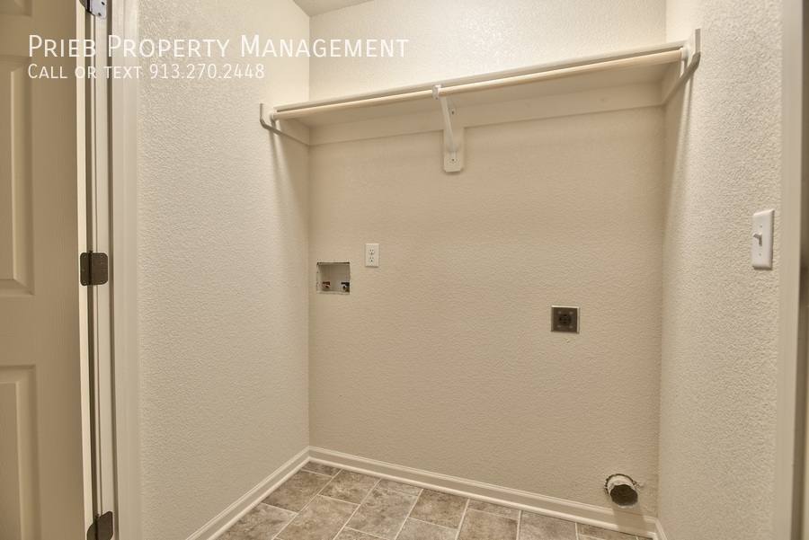 Townhouse for rent at 12647 S Prairie Creek Rd #BUILDING 30, Olathe, KS 66061